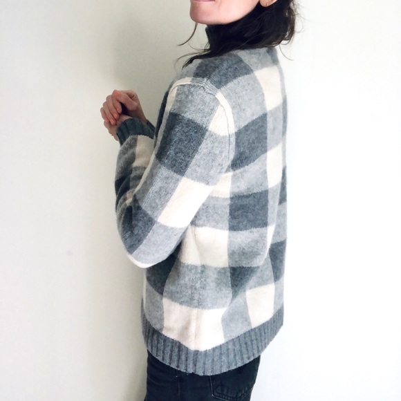 100% lambswool gray gingham sweater - Picture 3 of 14